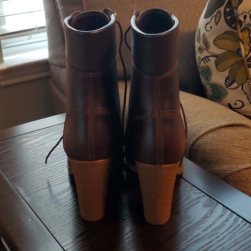 Boots - Picture 3 of 5
